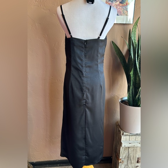 Black Sleeveless Satin Mid Length Dress NWT Small - Picture 5 of 8